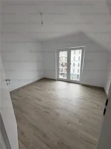 Apartament 2 camere , de inchiriat - Tractorul - foto 2