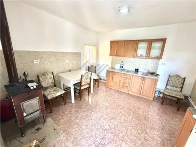 CASA DE VANZRE | 4 CAMERE | 978 MP TEREN | ROSIA | BIHOR | - foto 9