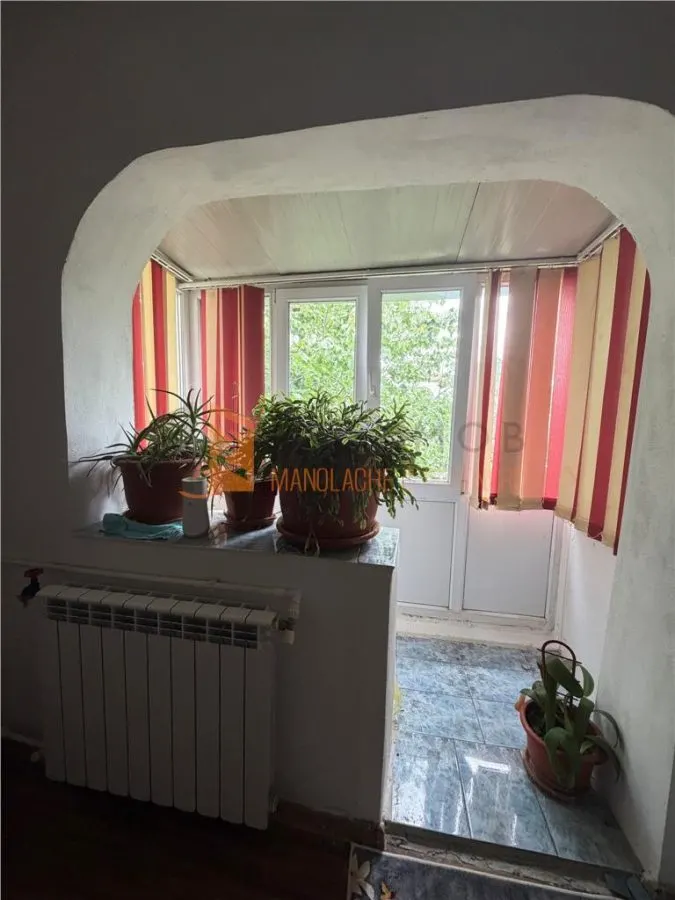 Apartament 2 camere cf 2 semidecomandat zona Micro 14 - foto 7