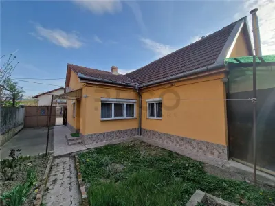 RECO Casa cu 2 camere+living, renovata complet, in Episcopia Bihor - Oradea