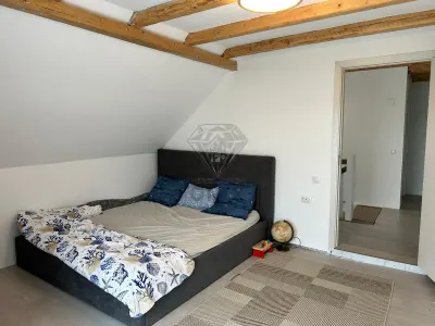 Casa P+M renovata 2025, 111 mp, 3.029 mp teren, Drajna de Sus - foto 13