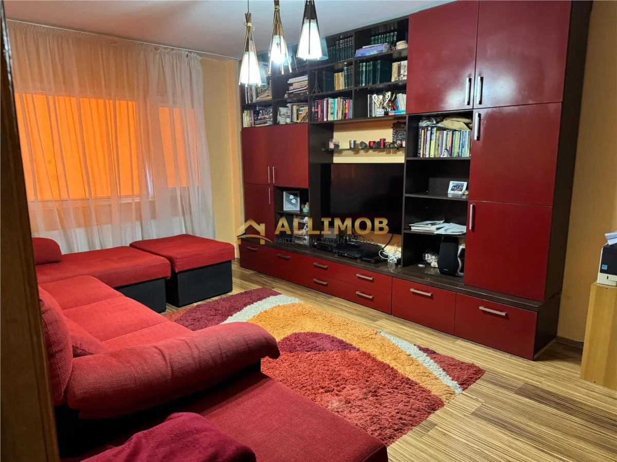 Inchiriere apartament 4 camere, cu centrala termica in Ploiesti, Zona 9 Mai - foto 1