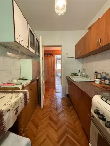 Centru - Cuza Voda , 3 camere , etaj intermediar - foto 2