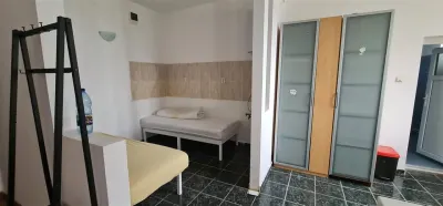 Cazare muncitori garsoniere/apartamente la curte in Vladimirescu - foto 8