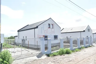 Vila finalizata Aroneanu cu 750 mp de teren - Aroneanu