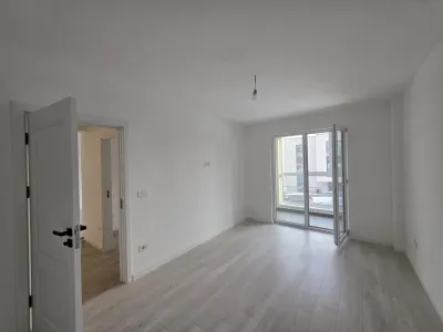 Apartament 2 camere - Etaj 1, balcon închis - Str. Soarelui, Păcurari - foto 4