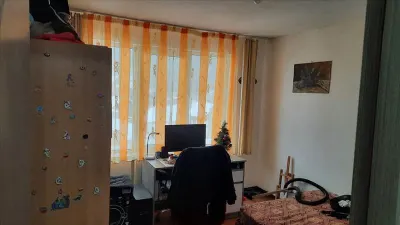 Vanzare apartament 4 camere etaj intermediar decomandat Noua , Brasov - Brasov