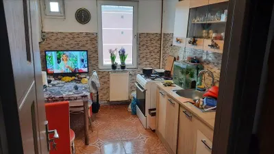 Vanzare apartament 4 camere etaj intermediar decomandat Noua , Brasov - foto 2