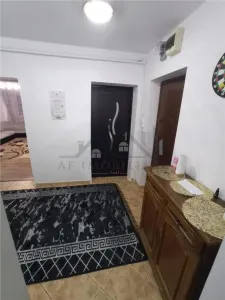 Inchiriere - Podu Ros - Apartament 4 camere - foto 9