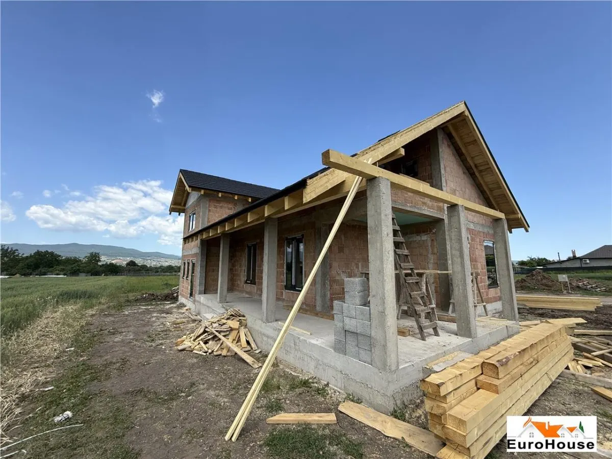 Casa De Vanzare P+E+M In Alba Iulia , Zona Oarda - foto 4