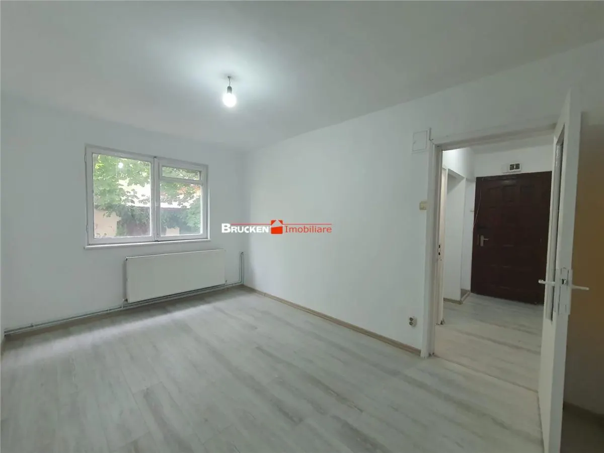 Apartament cu 2 camere de vanzare - foto 1