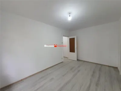Apartament cu 2 camere de vanzare - foto 2