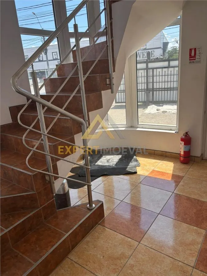 CLADIRE DE BIROURI DE INCHIRIAT IN BAIA MARE B DUL INDEPENDENTEI VIS A VIS DE VENETIA SHOWROOM - foto 3