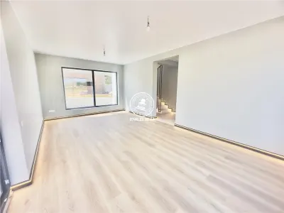 Vila  de vanzare  Visani, - foto 9