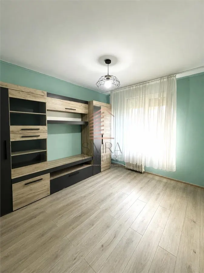 Apartament de vanzare cu 3 camere Rogerius - foto 1