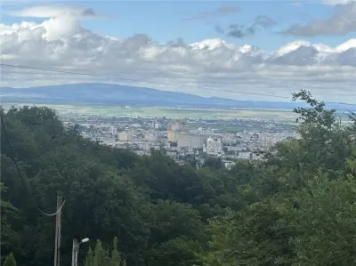 Vila de vanzare cu panorama deasupra orasului zona Parcul Regina Maria - foto 11