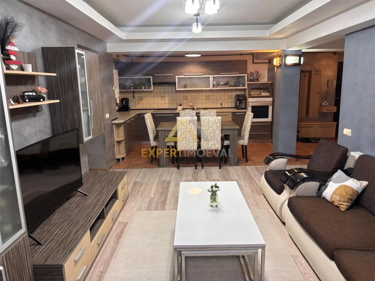 Apartament central 4 camere 80 mp utili etaj 2 - foto 1