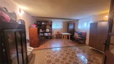 Casa solidă și spațioasă în centrul orașului Livada - foto 20
