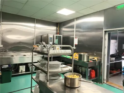 Spatiu Comercial amenajat modern - Badea Cartan - foto 8