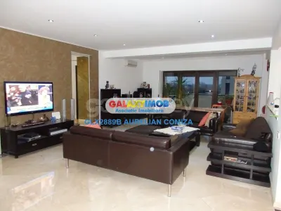 Apartament 4 camere Sisesti la parter/bloc constructie 2010 - foto 6