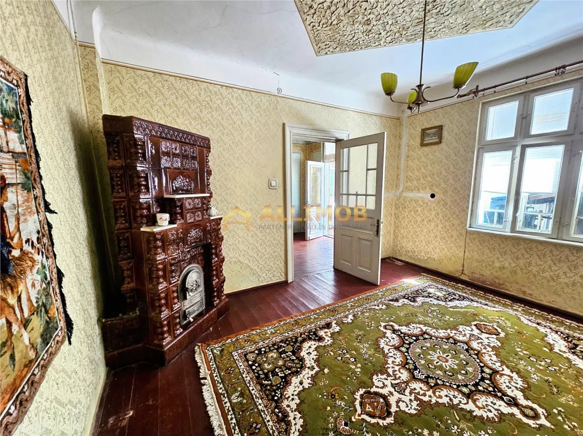 Casă de vânzare în zona Sala Sporturilor – ideală pentru locuit sau investiție - foto 2