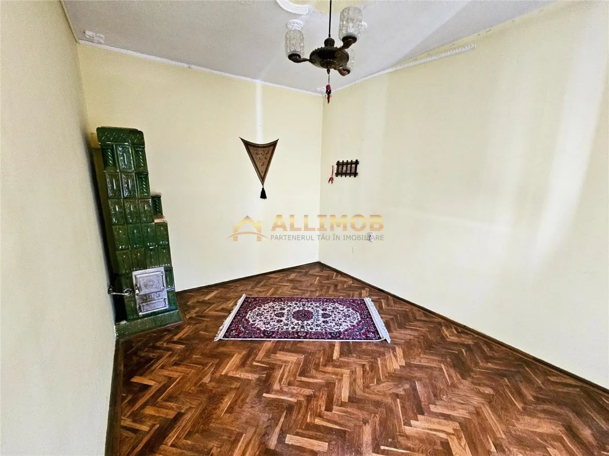 Casă de vânzare în zona Sala Sporturilor – ideală pentru locuit sau investiție - foto 14