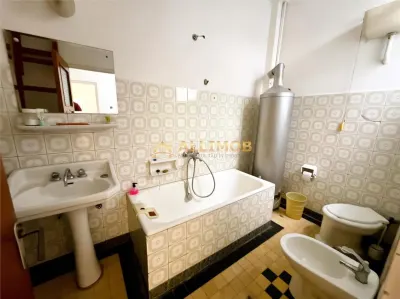 Casă de vânzare în zona Sala Sporturilor – ideală pentru locuit sau investiție - foto 18