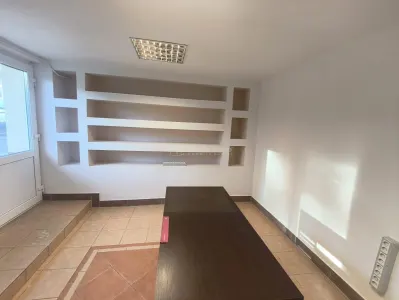 Resita Spatiu Comercial Zona Centrala - foto 8
