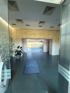 Vanzare 2 camere Asmita Gardens | 70 mp | 2 bai | mobilat si utilat | loc de parcare | - foto 18