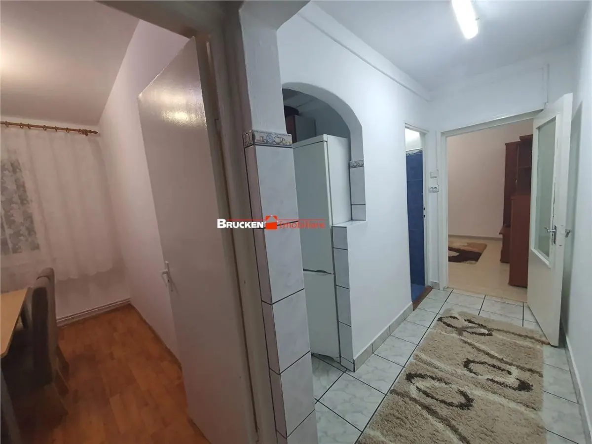 De inchiriat apartament cu 3 camere - foto 11