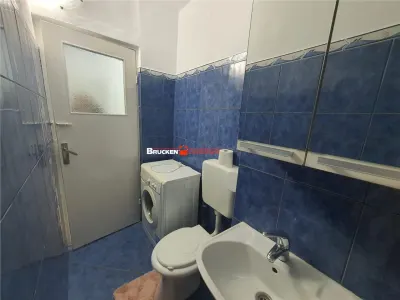 De inchiriat apartament cu 3 camere - foto 14