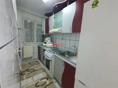 De inchiriat apartament cu 3 camere - foto 10
