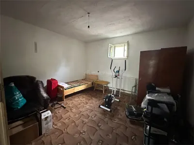 CASA SOLIDA CU TEREN SI CURTE,  BOCSA VASIOVA. COMISION ZERO - foto 10
