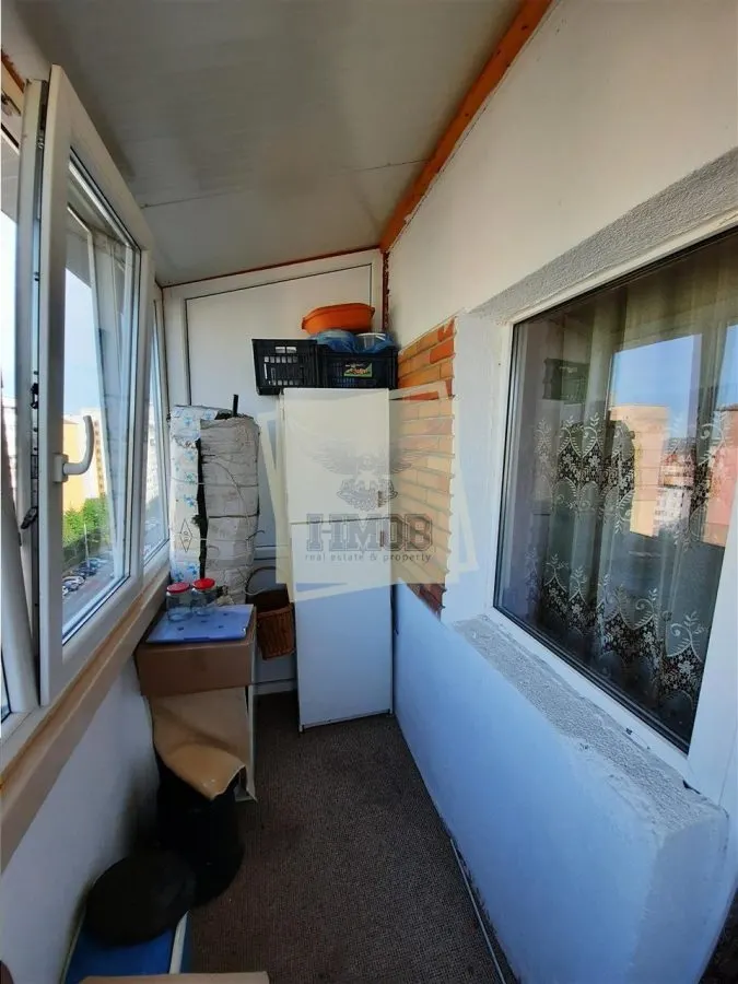 Apartament cu 4 camere 2 bai balcon si pivnita de vanzare pe Mihai Viteazu din Sibiu - foto 12