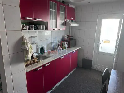 Zona Baza 3 Apartament 3 camere - foto 3