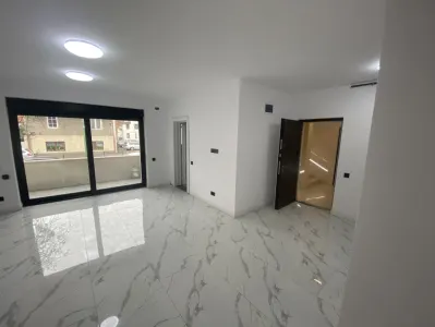 Cladire de biouri/ clinica  cu o suprafata de 800 mp D+P+1E+M . - Brasov