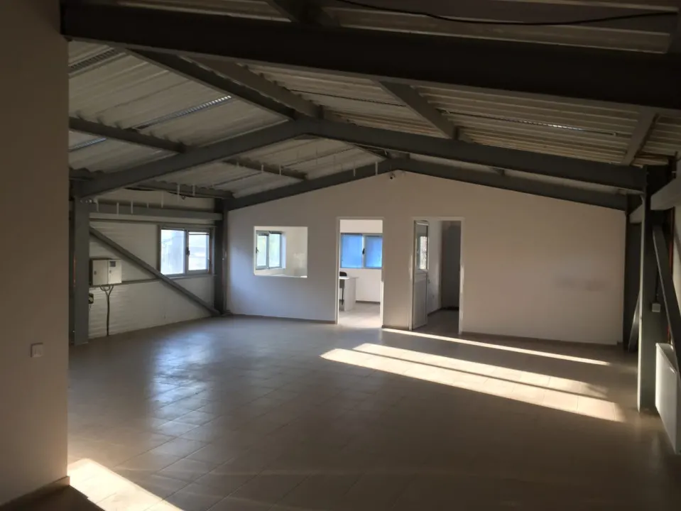Spatiu birouri si depozit in Ploiesti, zona Xenia. - foto 1