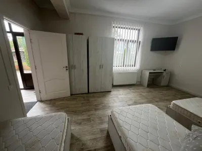 Camere de inchiriat pentru muncitori . - foto 21