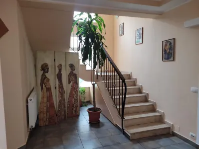 Vila  5 camere  , in Ploiesti, zona 8 Martie. - foto 9