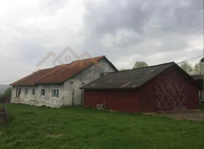 Ansamblu de cladiri, cu destinatii diverse, loc.  Iadara - Iadara