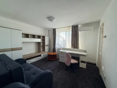 Centru Civic - Hala Centrala , apartament 2 camere 44 mp etaj intermediar - Iasi