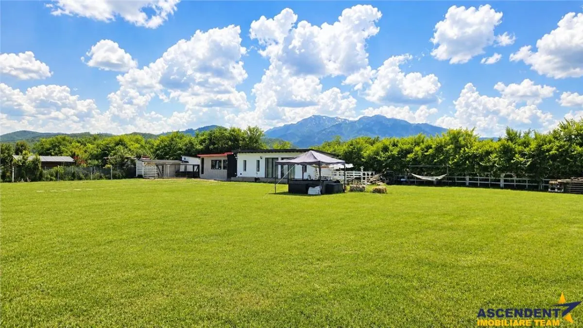 Refugiu modern,lot 1.640 mp,pavilion,zona barbeque:liniste si relaxare in Rasnov, Brasov - foto 14