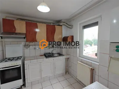 Apartament 2 camere cf 1 semidecomandat zona Micro 5 - foto 4