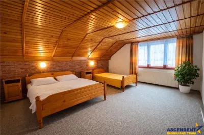 Tur 3D! Pensiune in areal pretios, Moieciu, Bran, Brasov - foto 2