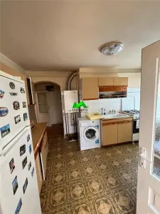 Casa de vanzare 3 camere pivnita Sibiu Lupeni - foto 3
