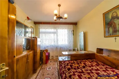 Apartament 2 camere, etaj 2, incadrat de verde, oportunitate personalizare - foto 2