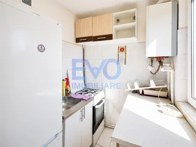Apartament cu 3 camere, centrala termica, etajul 3, zona Tatarasi Iasi - foto 4