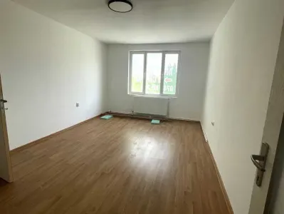 Apartament 3 camere etaj intermediar Calea Bucuresti - foto 2