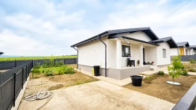 ULTIMA Casa 3 camere single  400 mp teren MIROSLAVA Ciurbesti - Iasi