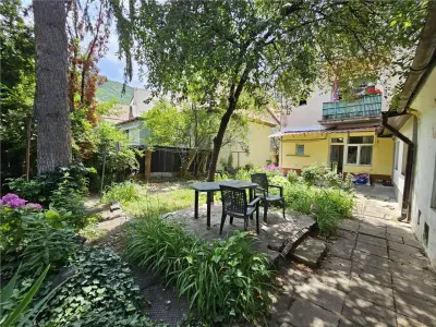 Investitie la cheie in zona centrala! 2 apartamente la casa, transformate in 3 unitati independente cu intrari separate – ideale pentru Airbnb - foto 2